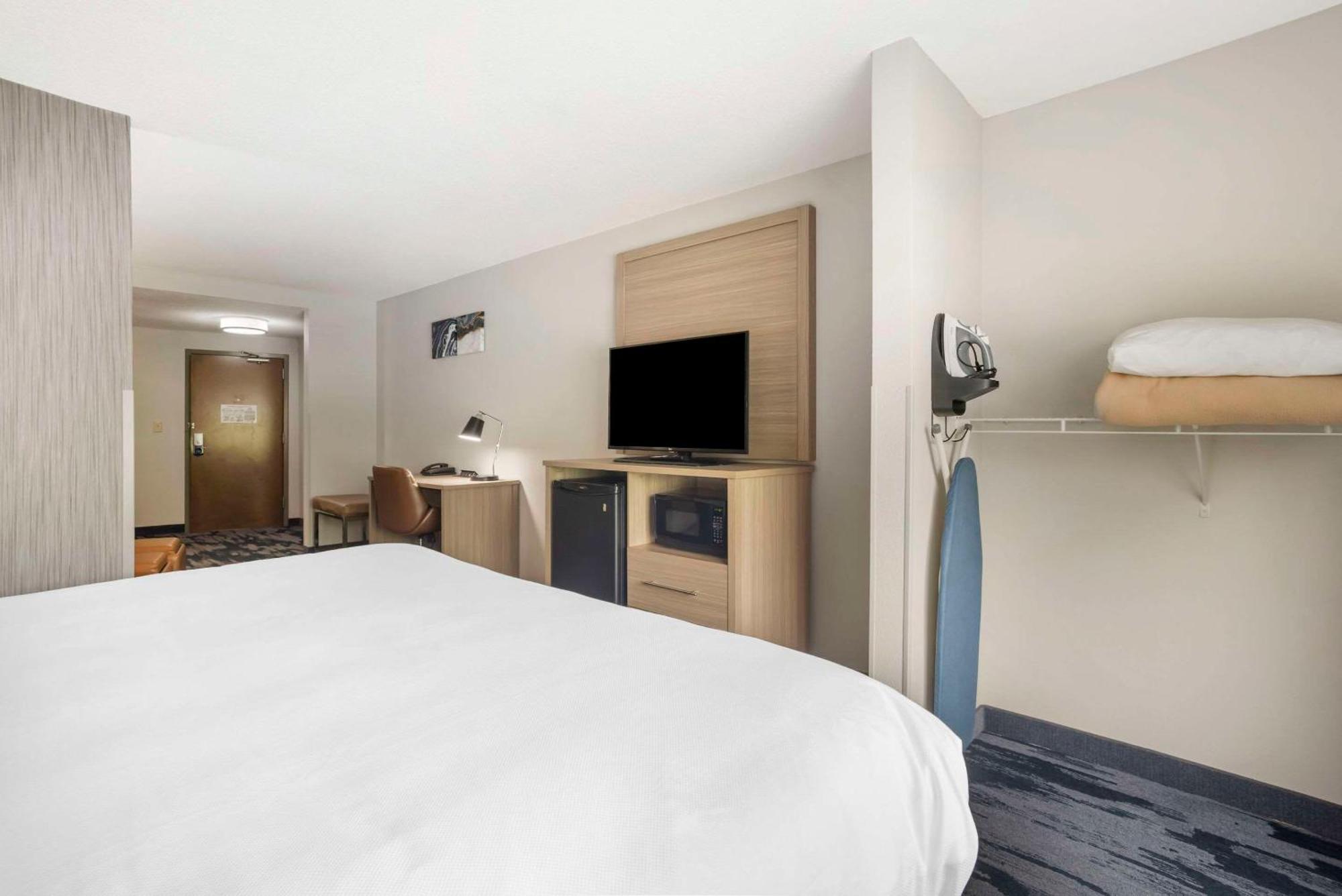 ספרטנבורג Comfort Suites At Westgate Mall מראה חיצוני תמונה